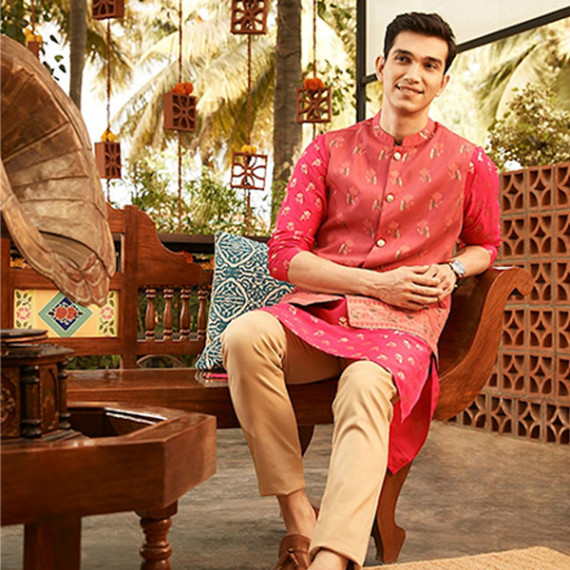 https://www.soulstylez.com/products/men-magenta-pink-golden-floral-printed-thread-work-floral-kurta-2