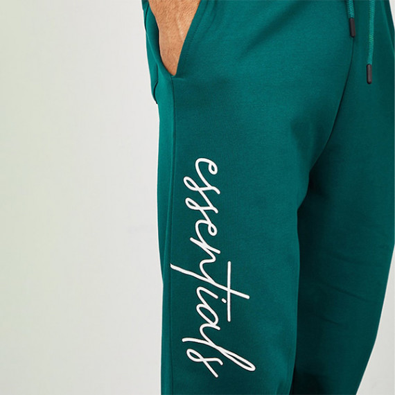https://www.soulstylez.com/products/men-green-solid-relaxed-fit-cotton-joggers