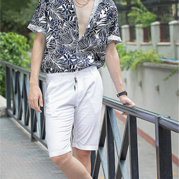 https://www.soulstylez.com/products/men-white-solid-slim-fit-regular-shorts