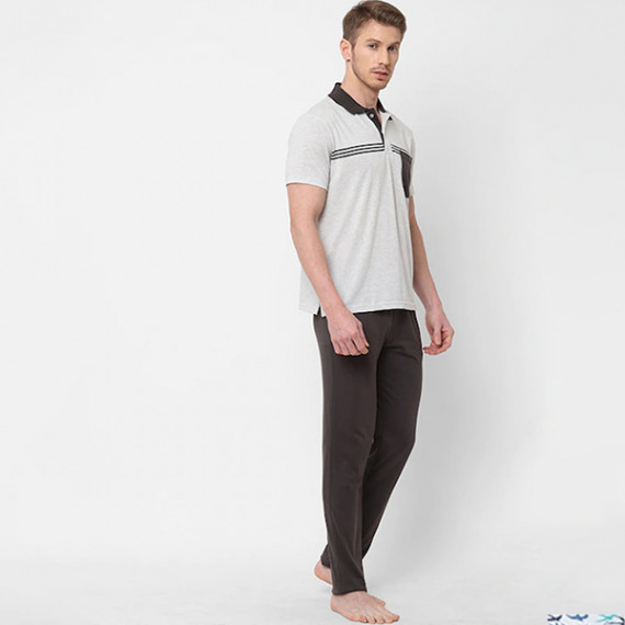 https://www.soulstylez.com/products/men-white-grey-striped-pure-cotton-night-suit