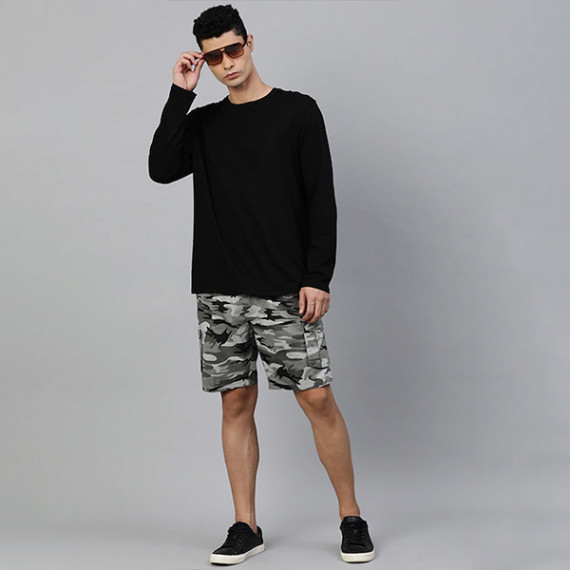 https://www.soulstylez.com/products/men-charcoal-grey-camouflage-printed-pure-cotton-cargo-shorts