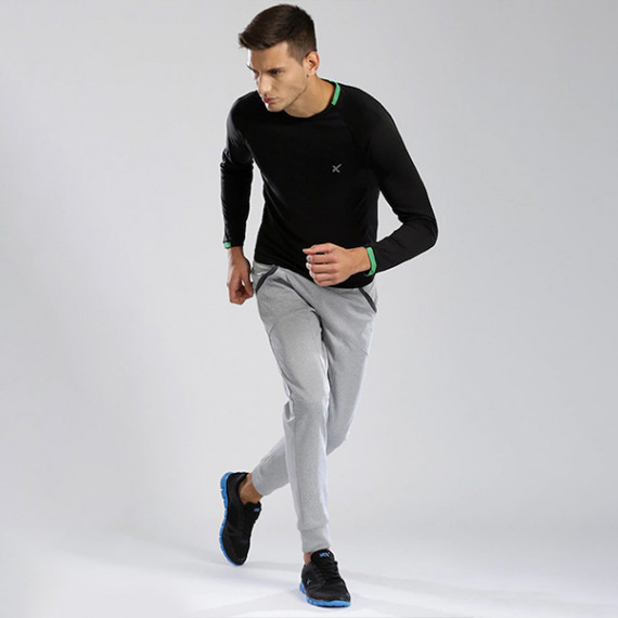 https://www.soulstylez.com/products/men-black-raglan-sleeved-active-t-shirt